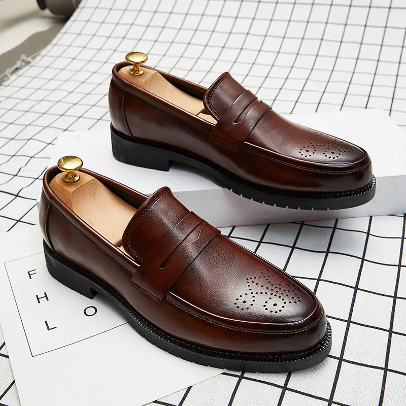 Mocassins premium des hommes exigeants, des hommes d'affaire et des leaders