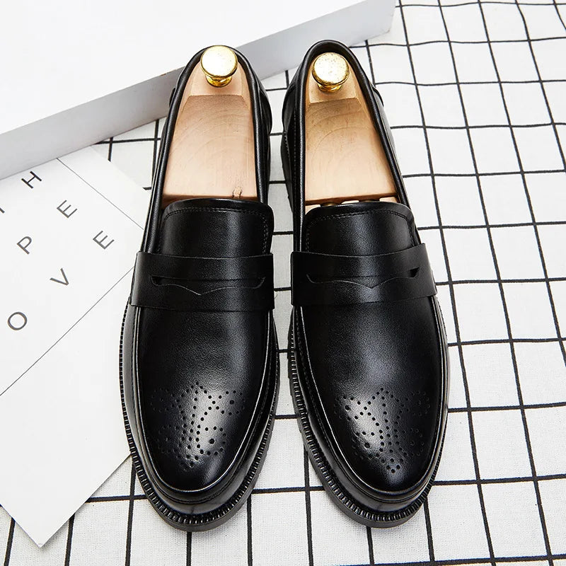 Mocassins premium des hommes exigeants, des hommes d'affaire et des leaders